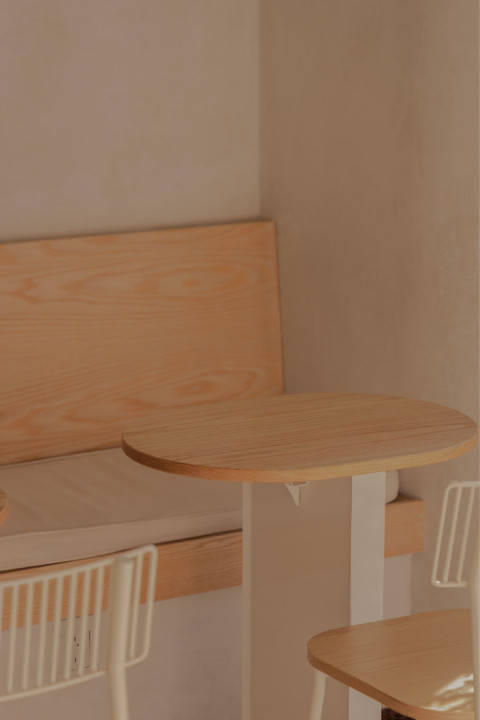 Serif Mesa de Cafetería